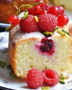 Манник творожный с ягодами