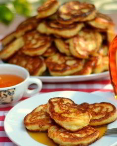 Дрожжевые оладьи на молоке