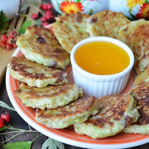 Оладьи из кабачков и яблок