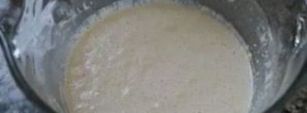 оладьи на дрожжах на молоке. Шаг 3
