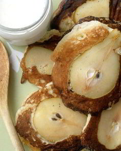 Яблочные оладьи с грушевым припеком