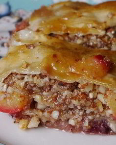 Пахлава со сливами и лавандой