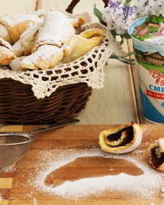 Рогалики с джемом на сметане