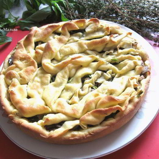Пирог из заварного теста с грибами