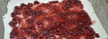 пирог с малиной из слоеного теста. Шаг 3