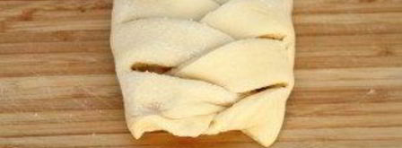 пирог с вишней из дрожжевого теста. Шаг 10