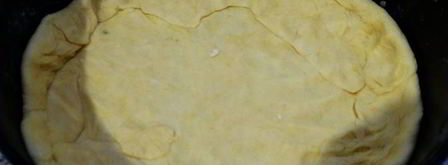 пирог с зеленым луком и яйцами на сметанном тесте. Шаг 10