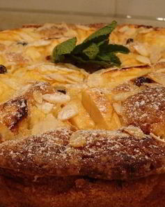 Яблочный пирог с изюмом по-немецки