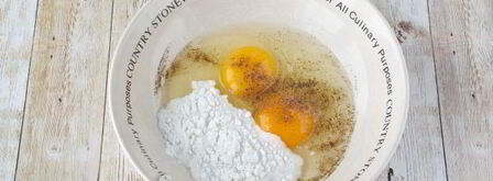 ленивые пирожки с яйцом и зеленым луком. Шаг 6