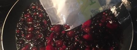 пирожки на простокваше с лесными ягодами. Шаг 5