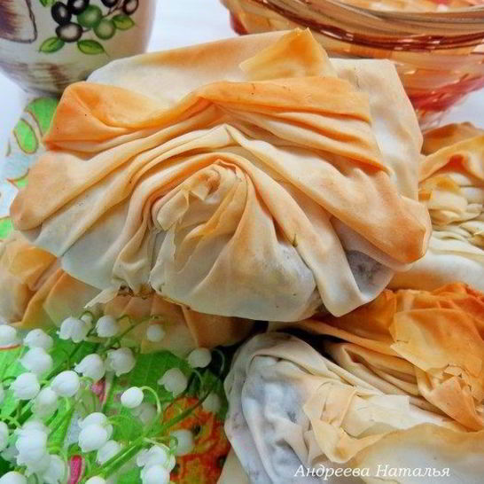 Рецепт пирожков плиссе с курицей и шпинатом из теста фило