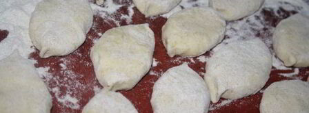 пирожки с картошкой и жареным лучком. Шаг 7