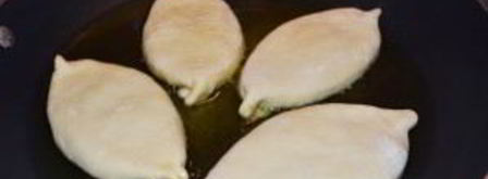 пирожки с картошкой, жаренные на сковороде. Шаг 11