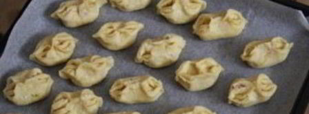 пирожки с колбасой. Шаг 8