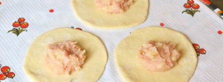 пирожки с курицей и картошкой в духовке. Шаг 13