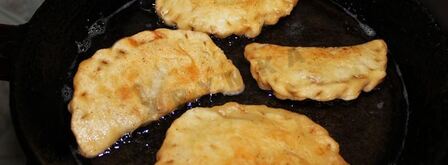 пирожки с мясом жареные посикунчики. Шаг 12