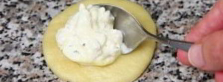 пирожки с сыром фета. Шаг 9