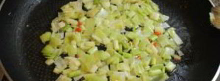 пирожки с сюрпризом. Шаг 3