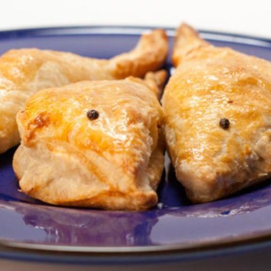 Рецепт слоеных пирожков с мясом и капустой