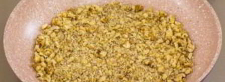 слоеные пирожки с орехами и вареной сгущенкой. Шаг 3