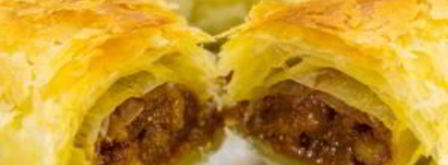 слоеные пирожки с орехами и вареной сгущенкой. Шаг 8