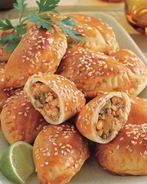 Сочные пирожки с курицей и овощами