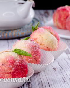 Пирожные Персики