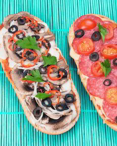 Ленивая пицца с колбасой и грибами