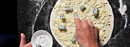 пицца с голубым сыром и грушей. Шаг 3