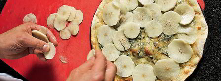 пицца с голубым сыром и грушей. Шаг 8