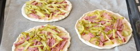 пицца с солеными огурцами. Шаг 14