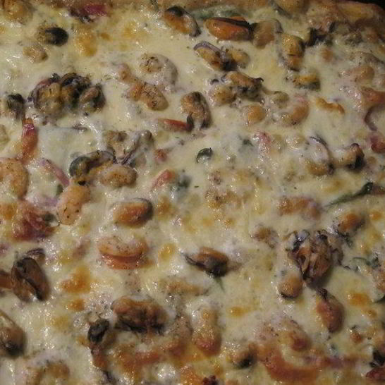 Рецепт пиццы со шпинатом, креветками и мидиями