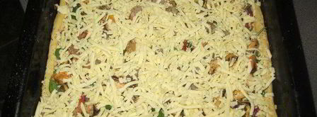 пицца со шпинатом, креветками и мидиями. Шаг 3