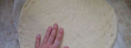 сытная пицца с яично-сметанной заливкой. Шаг 14