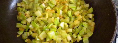 сытная пицца с яично-сметанной заливкой. Шаг 7