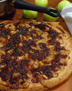 Яблочная пицца