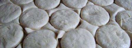 пончики суфганиет — традиционная еврейская выпечка на хануку. Шаг 6