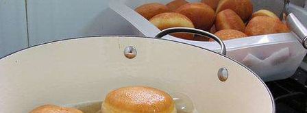 пончики суфганиет — традиционная еврейская выпечка на хануку. Шаг 9