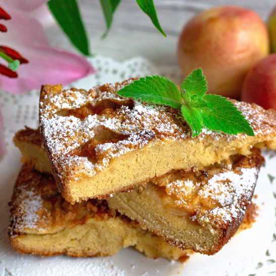 Рецепт классической шарлотки с яблоками и нектаринами