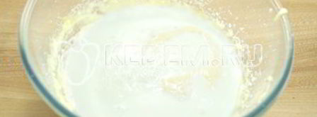 нежная шарлотка с яблоками в духовке. Шаг 5