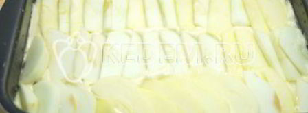 нежная шарлотка с яблоками в духовке. Шаг 10