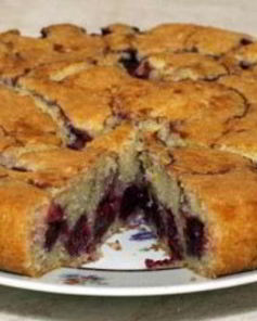 Шарлотка из хлеба с вишней по-польски