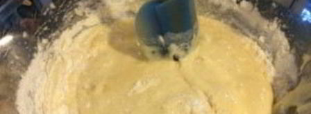 шарлотка с корицей и яблоками. Шаг 3