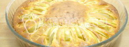 шарлотка с творогом и яблоками. Шаг 15