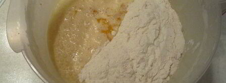 шарлотка с яблоками и облепиховым йогуртом. Шаг 5