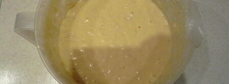 шарлотка с яблоками и облепиховым йогуртом. Шаг 6