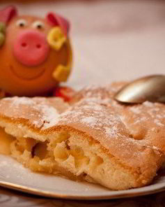 Шарлотка яблочная со сливочным маслом