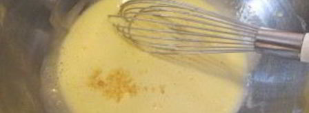 тесто на шарлотку с яблоками. Шаг 3