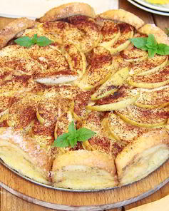 Яблочная шарлотка с хлебом