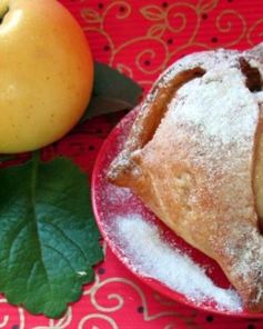 Яблочная шарлотка в творожных платочках